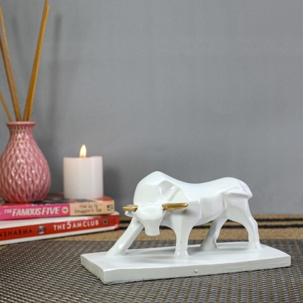 1-10.jpg White Bull Statue with Golden Accents - Decorative Figurine for Home and Office