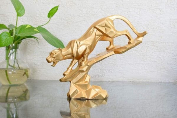 1-36.jpg Golden Geometric Leopard Sculpture - Modern Artistic Home Decor