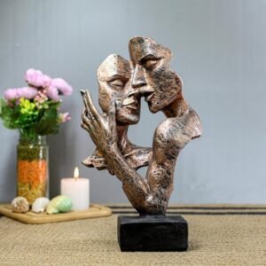 Modern Abstract Resin Couple Sculpture Romantic Kiss Statue, Ideal Wedding, Anniversary & Home Tabletop Decor