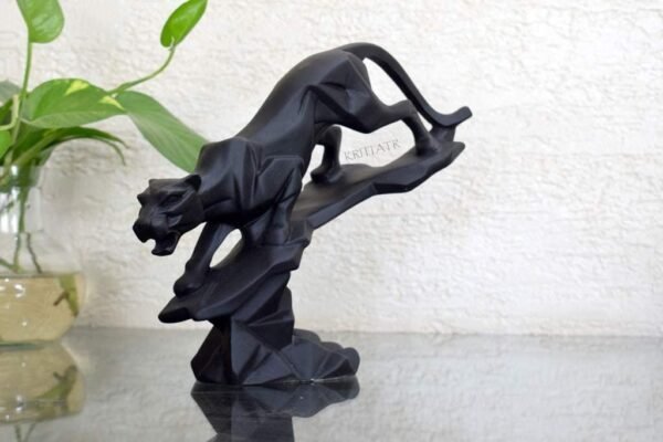 2-8.jpg Black Panther Sculpture - Geometric Art Piece Featuring a Majestic Big Cat