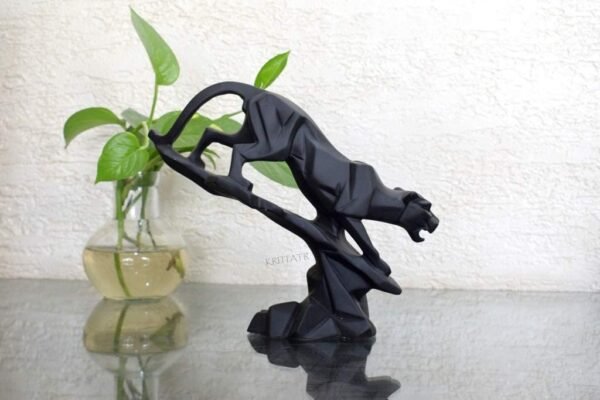4-9.jpg Black Panther Sculpture - Geometric Art Piece Featuring a Majestic Big Cat