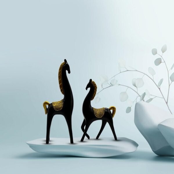 5-30.jpg Elegant Black & Gold Giraffe Figurines - Modern Home Decor Set